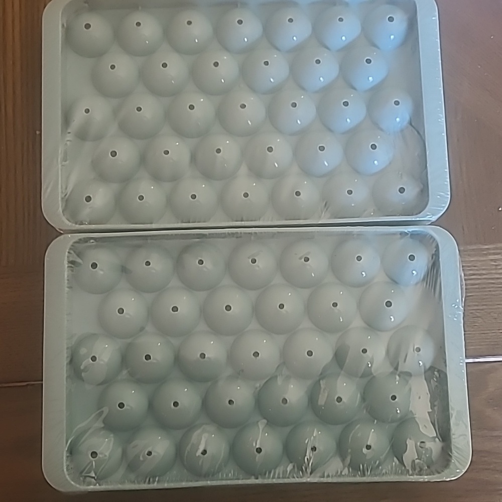 Ice cube mold - Picture 2 of 2